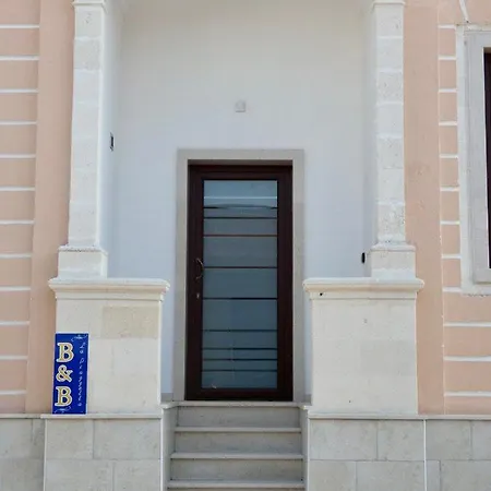 Bed & Breakfast La Piazzetta 4*