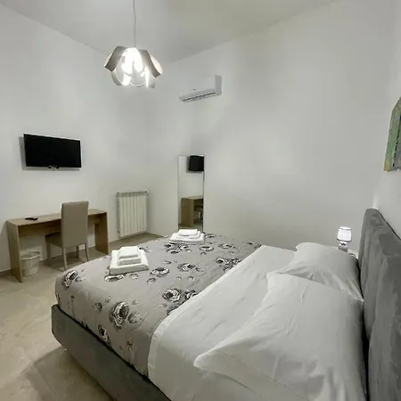 La Piazzetta לינה וארוחת בוקר 4*