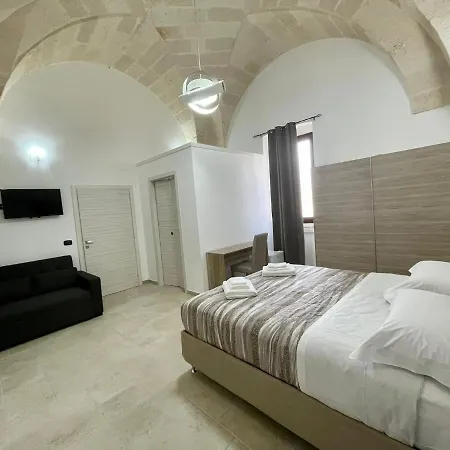 לינה וארוחת בוקר La Piazzetta 4*