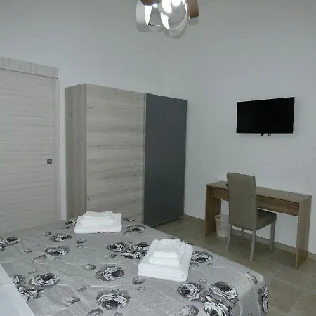 La Piazzetta לינה וארוחת בוקר